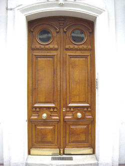 Building door in Saint Mandé